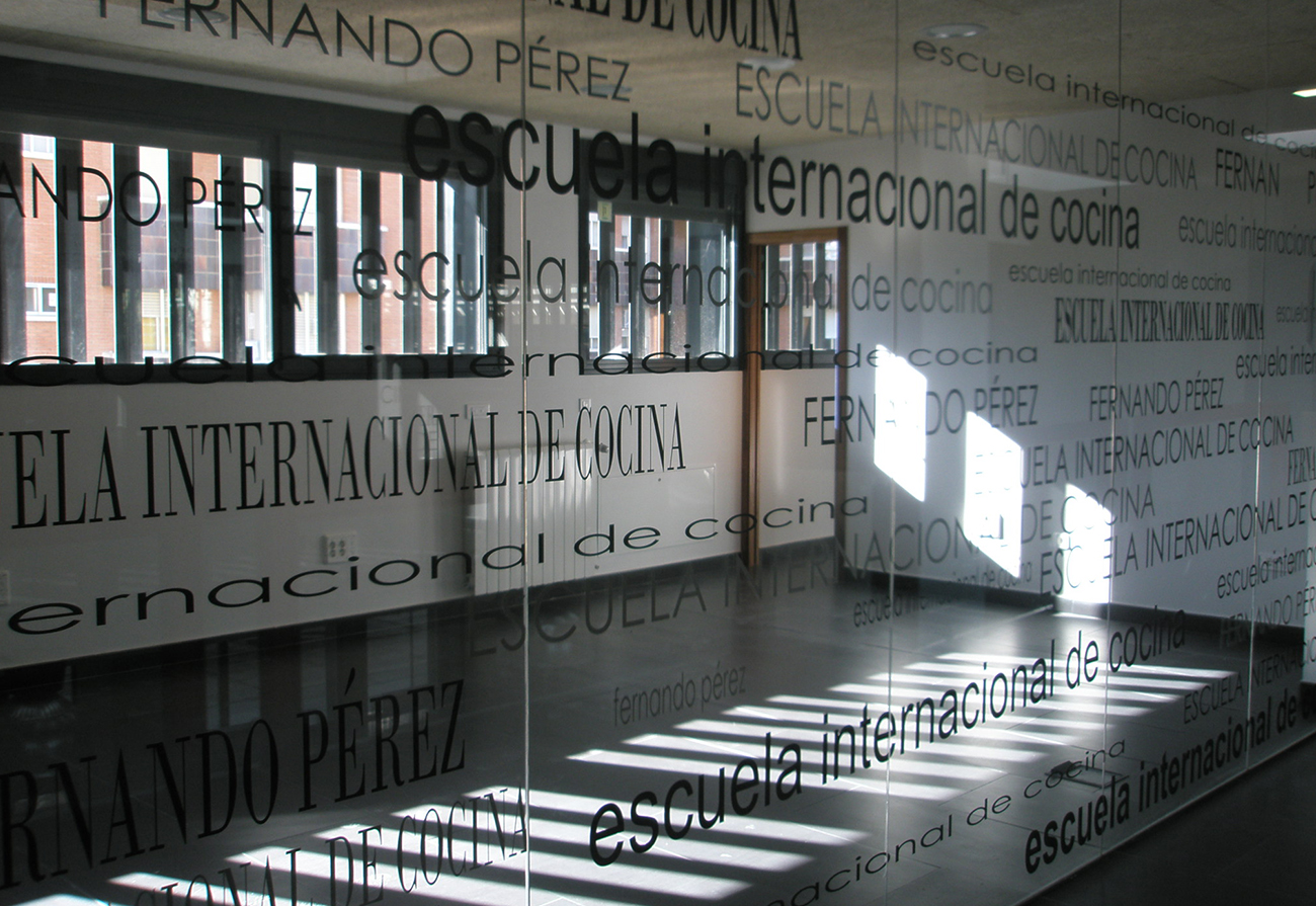 Trabajos_de_Rotulacion_en_Valladolid_Vinilos_y rotulacion de_ la_escuela_internacional_de_cocina_08