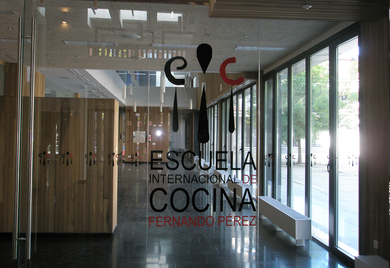 Trabajos_de_Rotulacion_en_Valladolid_Vinilos_y rotulacion de_ la_escuela_internacional_de_cocina_09