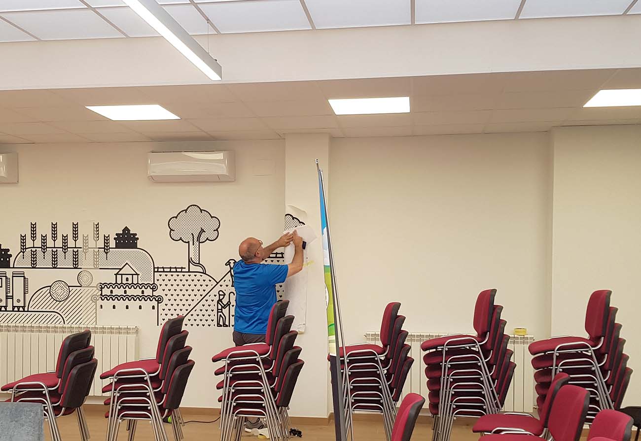 Alzado Rótulos Rotulación para comercios y oficinas. Rótulos luminosos y letras corpóreas. Carteles y vinilos. Señalización interior para hoteles y oficinas.